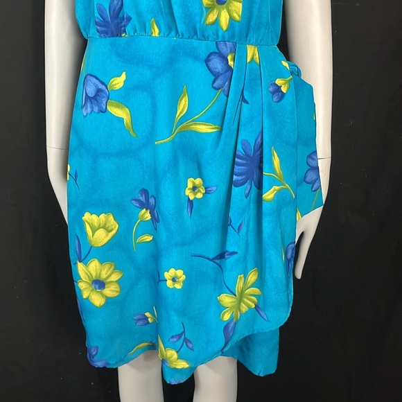 Fun Floral Sag Harbor Sundress - Picture 3 of 9